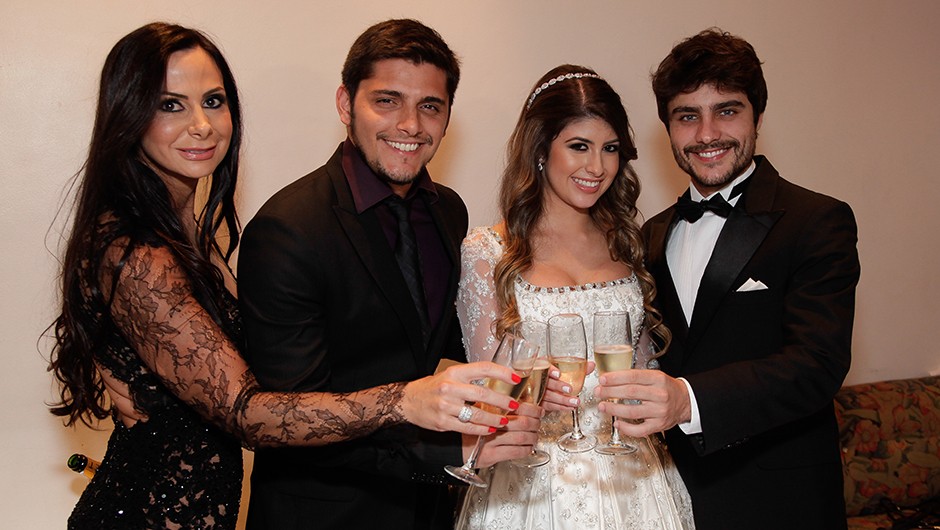 https://e.radikal.host/2025/08/27/debutante_carolina2651.jpg