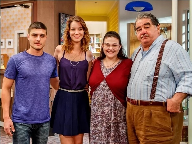 https://e.radikal.host/2025/08/27/gustavo-guilherme-leicam-laura-nathalia-dill-bia-raquel-fabbri-e-vicente-otavio-augusto-em-alto-astral-1417811097271_621x466.jpg
