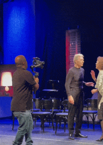 https://e.radikal.host/2025/10/03/1.gif