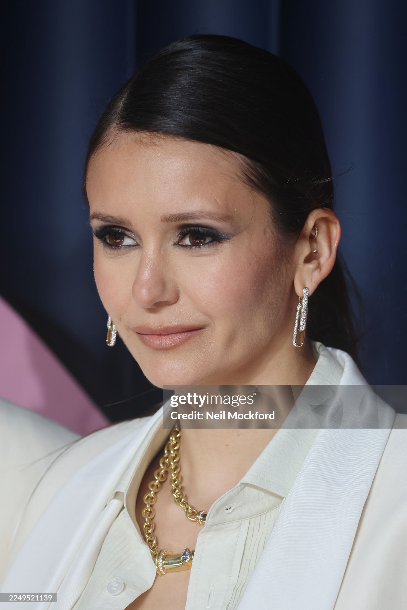 https://e.radikal.host/2025/12/03/gettyimages-2249521139-2048x2048.jpg