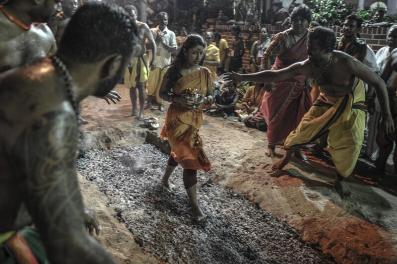 fire-walking-among-hindus.jpg