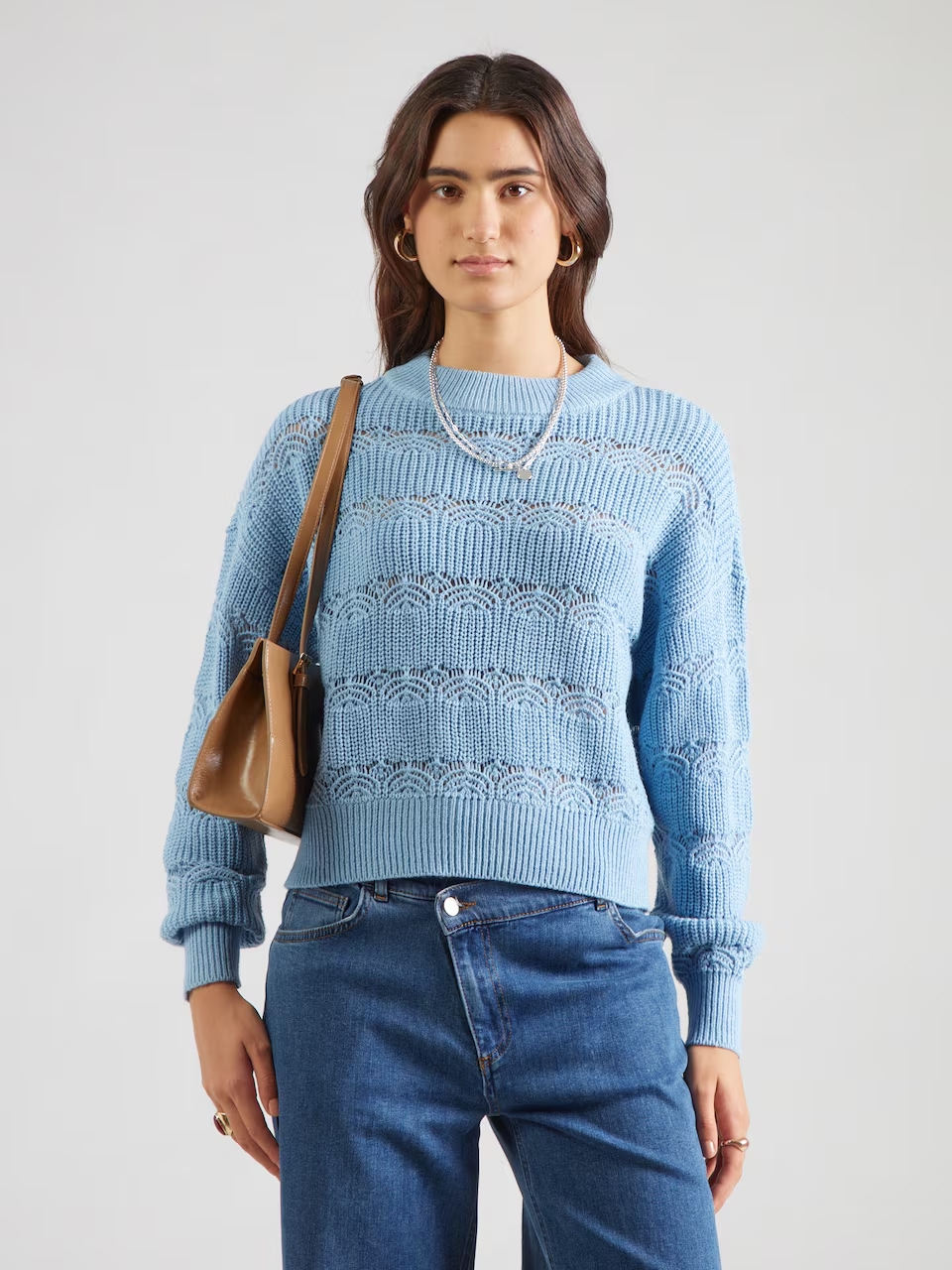 DZEMPER-OT-Vero-Moda-S-AZURNYMI-VSTAVKAMI3.jpg
