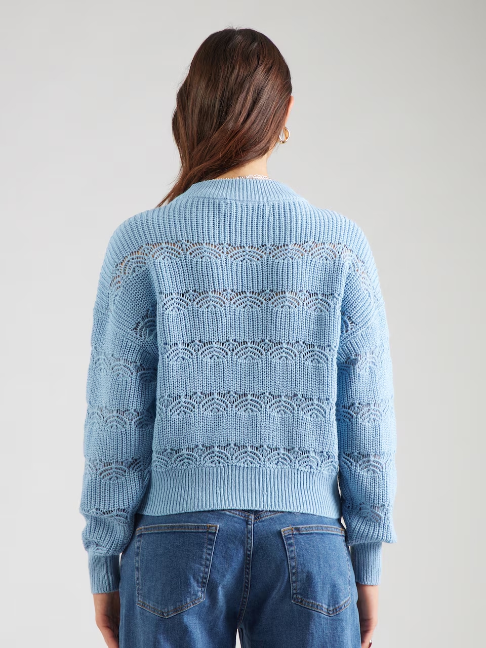 DZEMPER-OT-Vero-Moda-S-AZURNYMI-VSTAVKAMI5.jpg