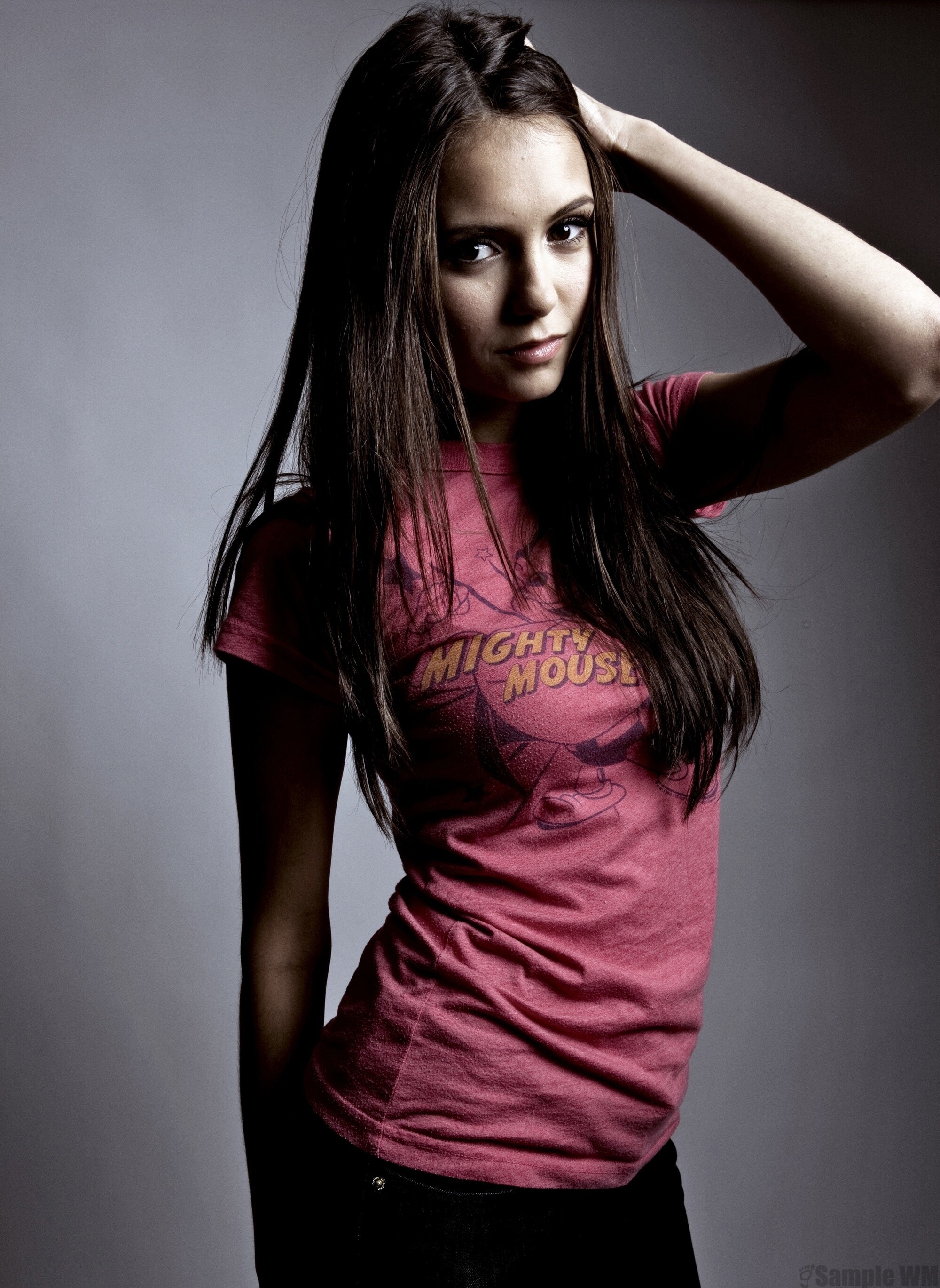 https://e.radikal.host/2026/02/15/NinaDobrev_280_29_28229.jpg
