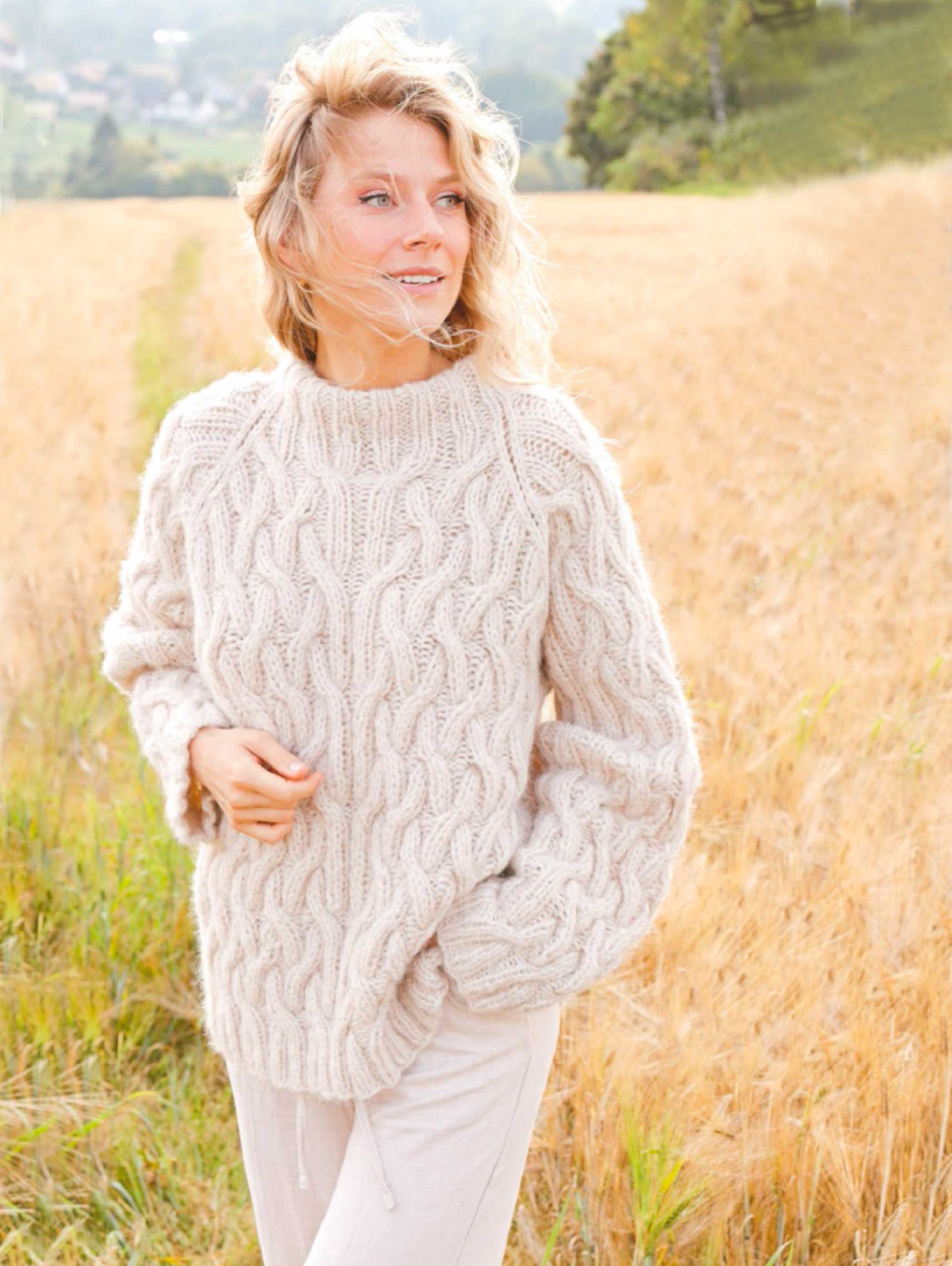 PULOVER-REGLAN-S-DVOINYM-VOROTNIKOM.jpg