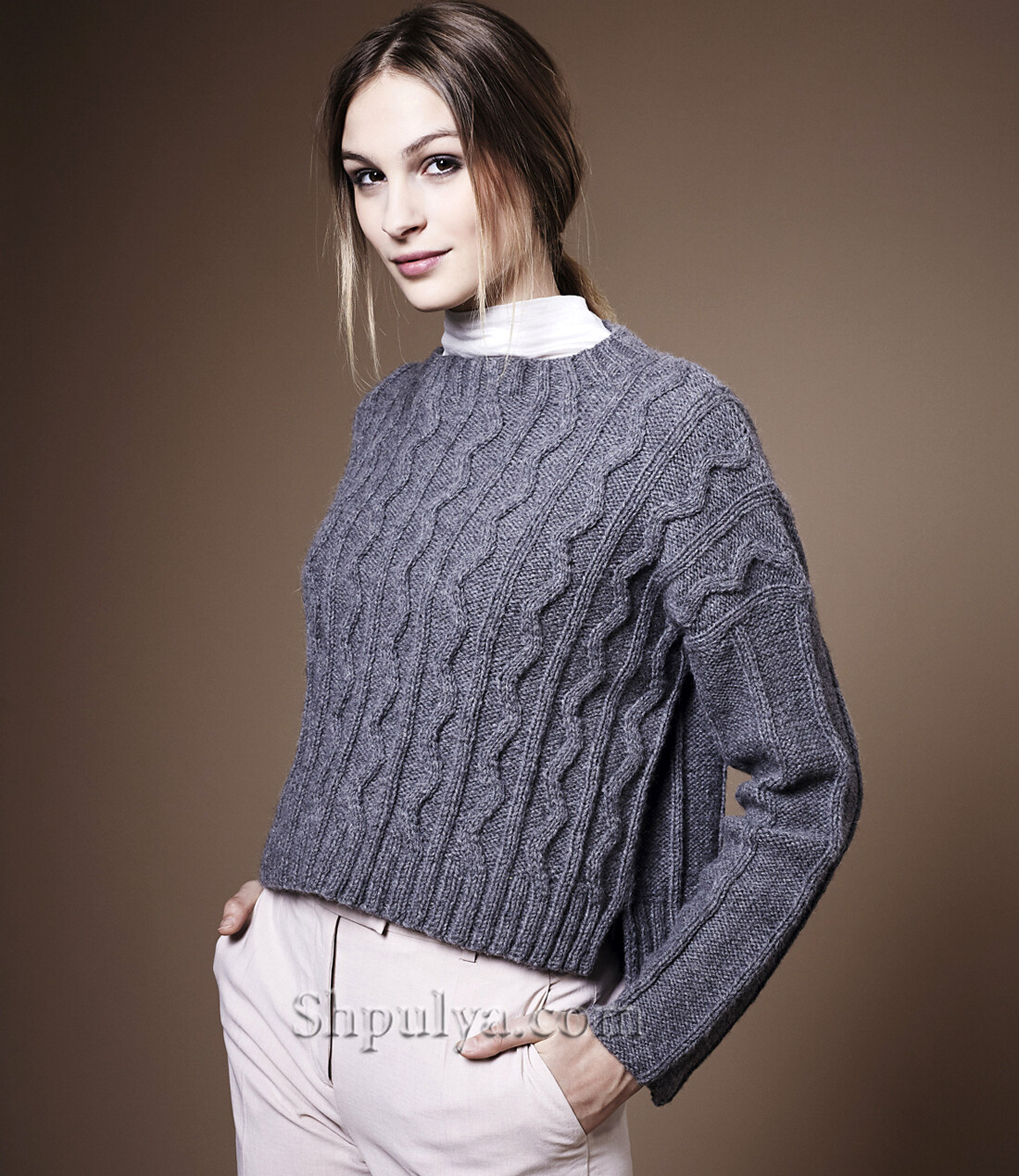 TEPLYI-PULOVER-S-RELEFNYMI-STRUKTURAMI.jpg