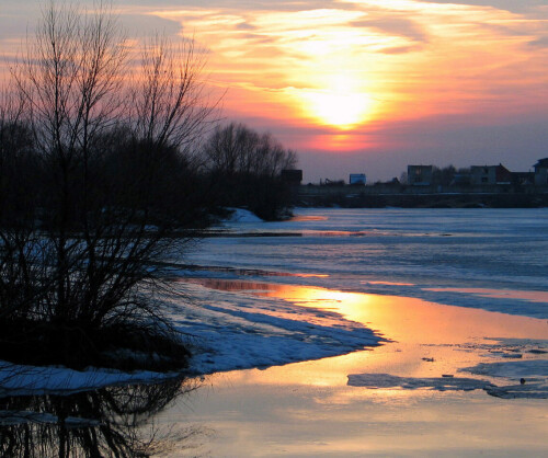 весенний закатный пейзаж