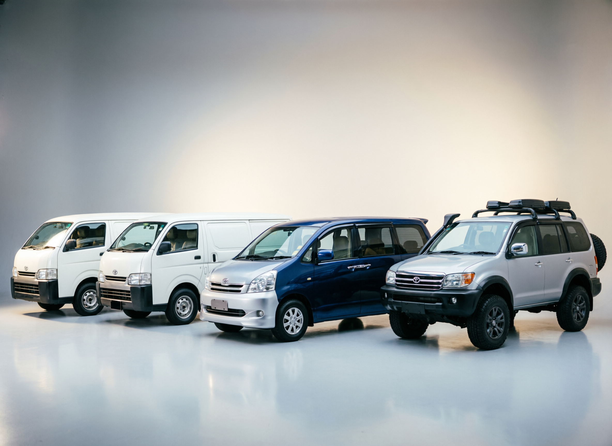 Общий вид семейства автомобилей Toyota Lite Ace, Town Ace, Noah, Regius Ace, Master Ace Surf
