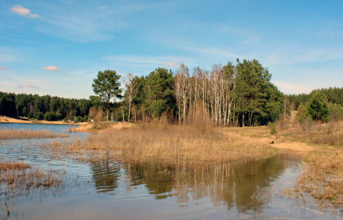 озеро разлилось