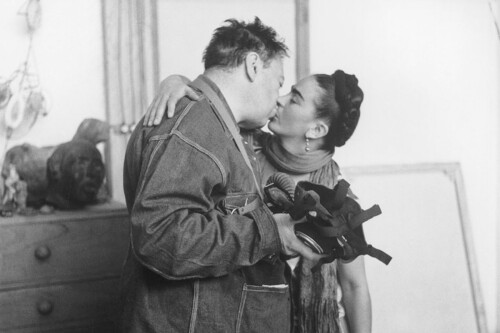 Frida-Kahlo-and-Diego-Rivera-by-Nickolas-Muray-1939-via-theredlist.com_.jpg
