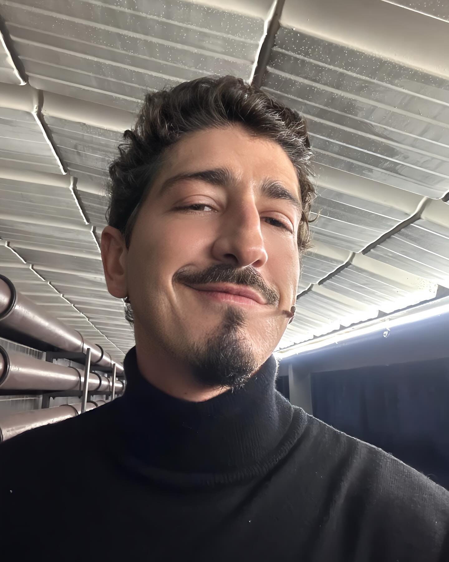 https://e.radikal.host/2026/04/19/johnnyomassaro_476351135_18481642051047060_8377823260547935595_n.jpg