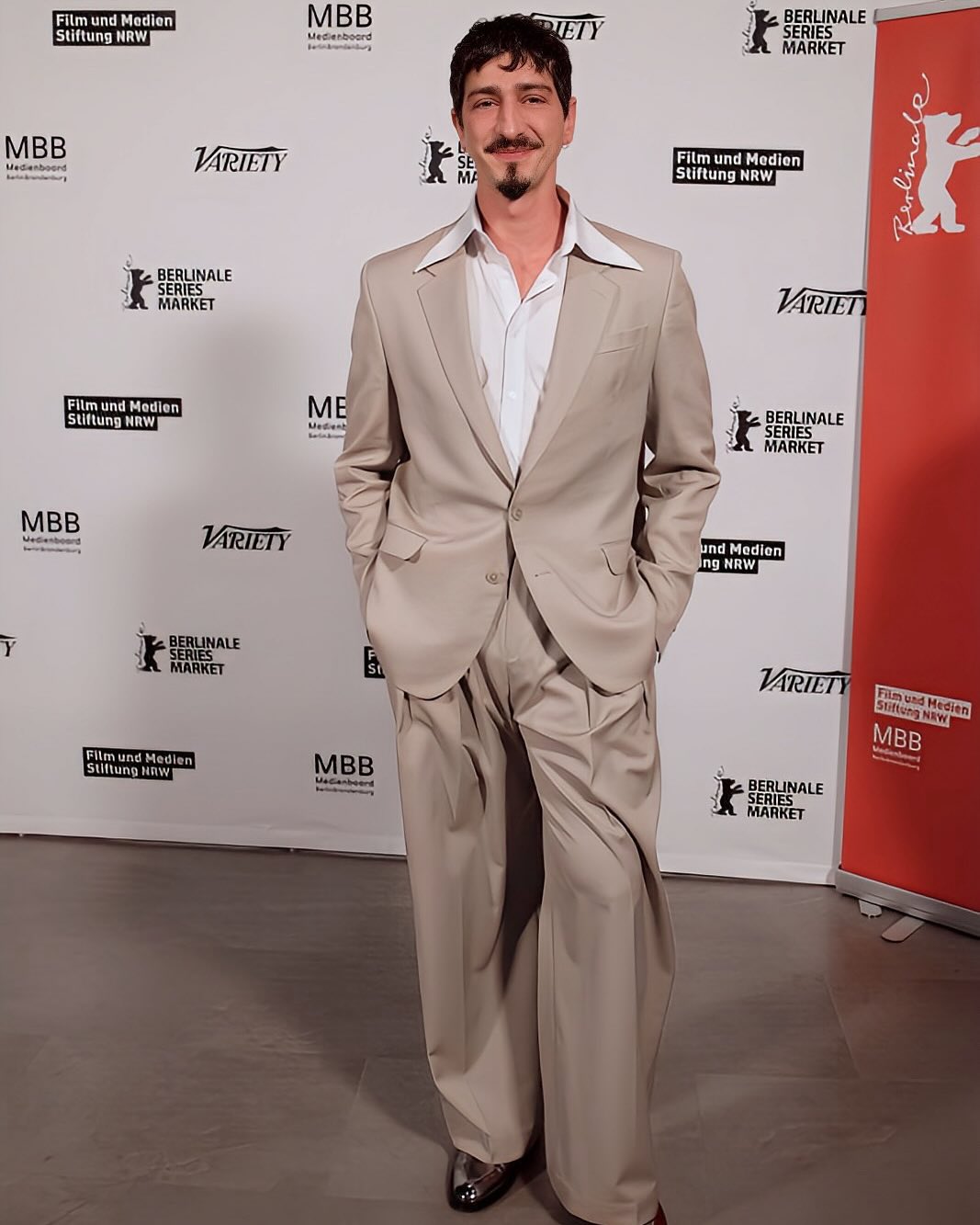 https://e.radikal.host/2026/04/19/johnnyomassaro_481009873_18483887983047060_8364872277226738552_n.jpg