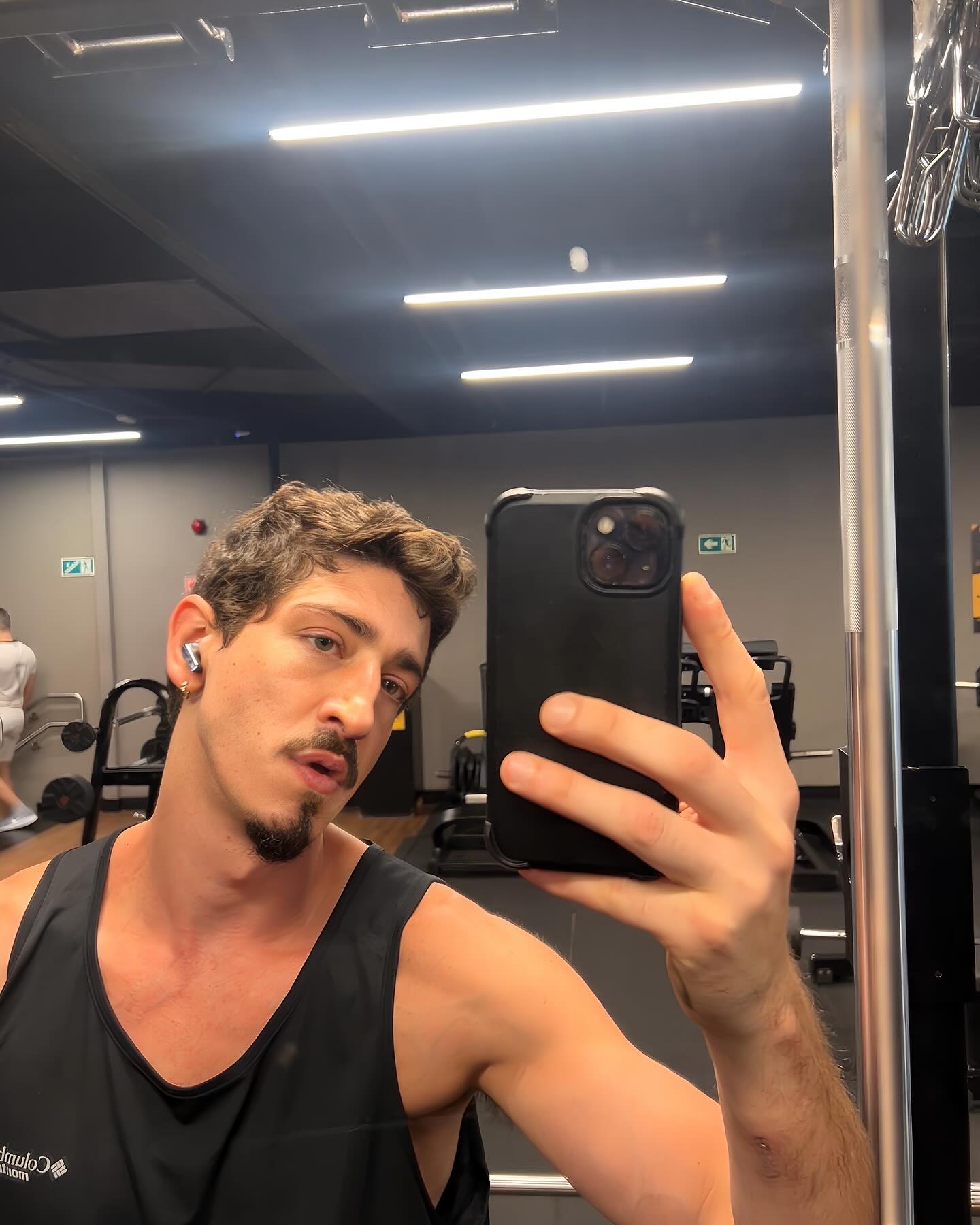 https://e.radikal.host/2026/04/19/johnnyomassaro_482074297_18485278459047060_5582422883554332152_n.jpg