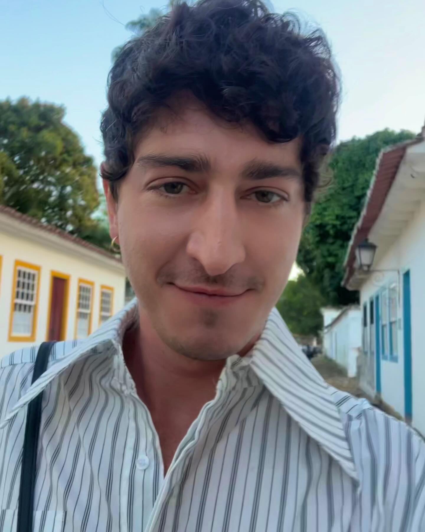 https://e.radikal.host/2026/04/19/johnnyomassaro_526134994_18515465023047060_2087671280078429215_n.jpg