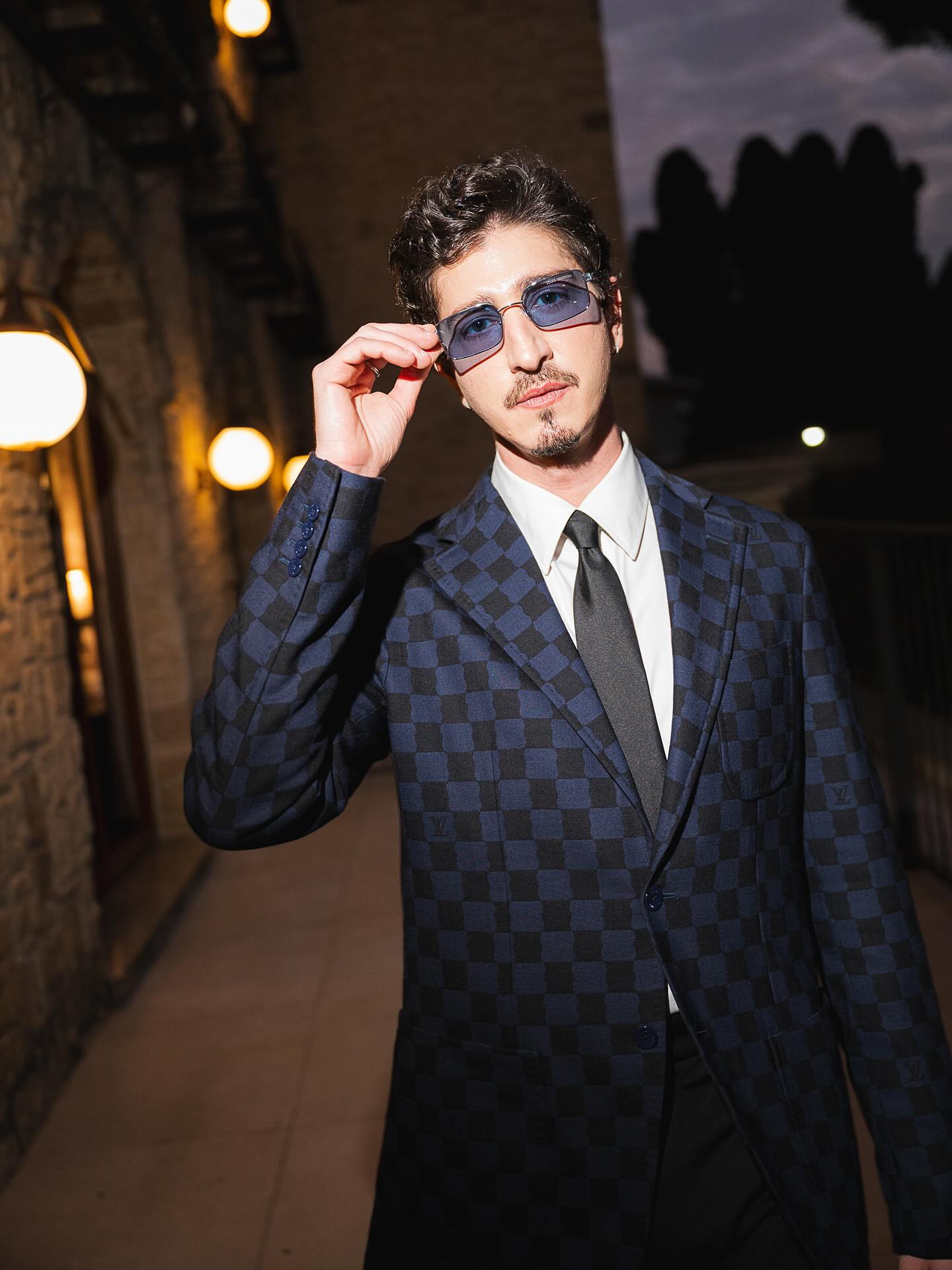 https://e.radikal.host/2026/04/19/johnnyomassaro_535818044_18518207605047060_4579267092310915297_n.jpg