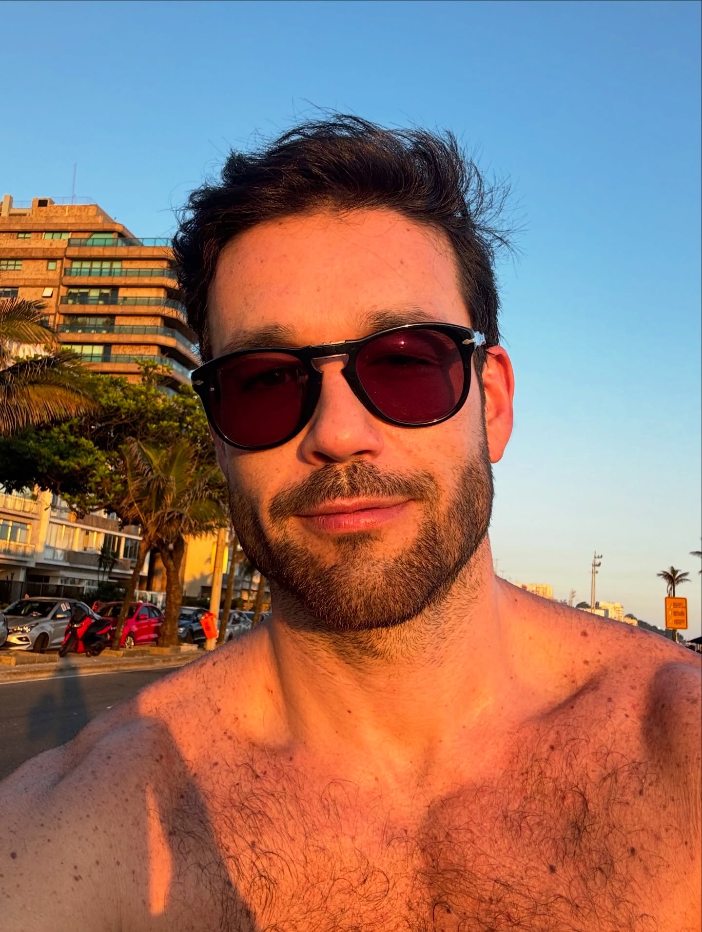 https://e.radikal.host/2026/04/26/SERZIO-MARONE-1.jpg