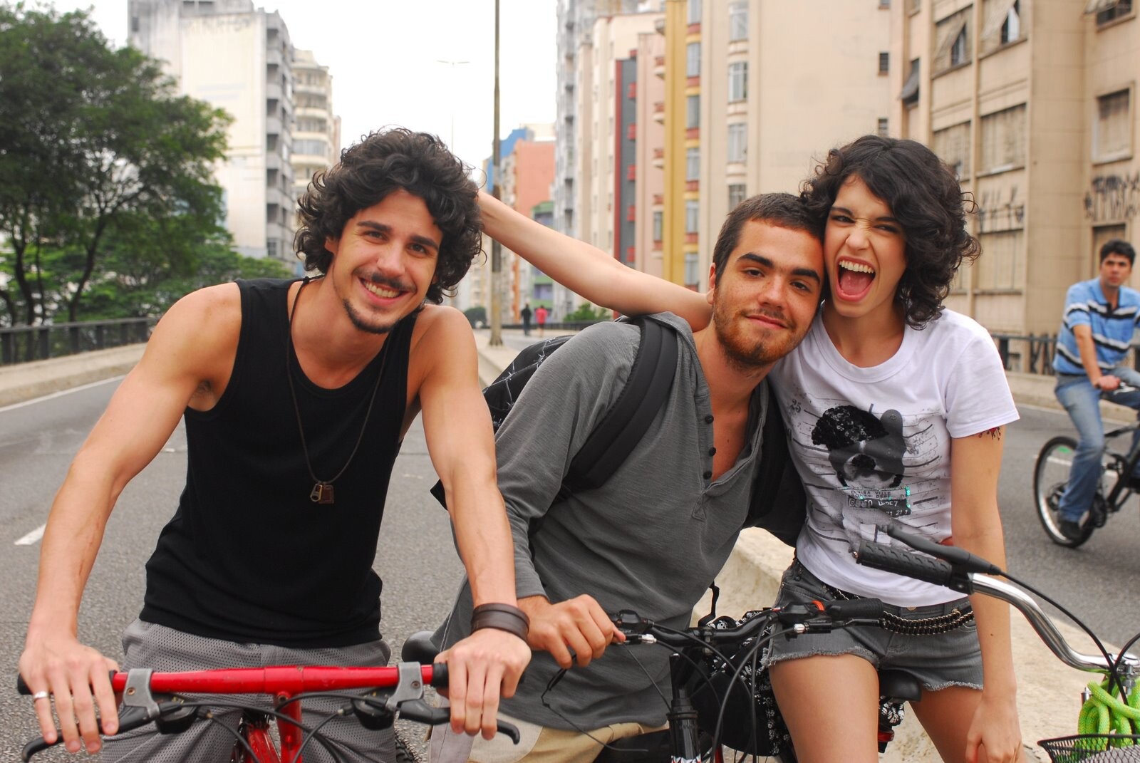 https://e.radikal.host/2026/04/28/aline_globo1.jpg
