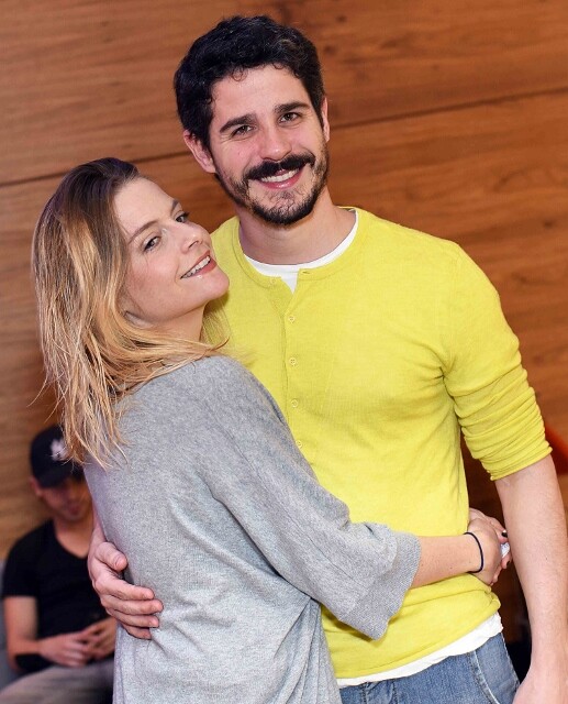 https://e.radikal.host/2026/04/28/vitoria-frate-e-pedro-neschling-02-517x640.jpg