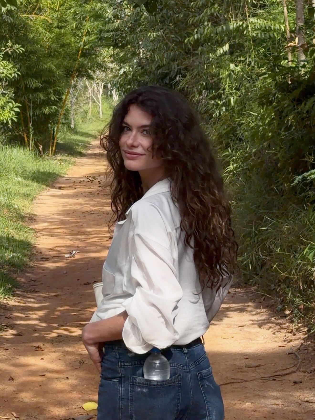 https://e.radikal.host/2026/05/02/ALINNE-MORAES-2.jpg
