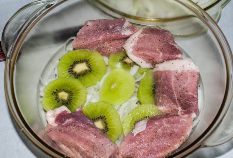 shashlik_iz_svinini_s_kivi-148238.jpg