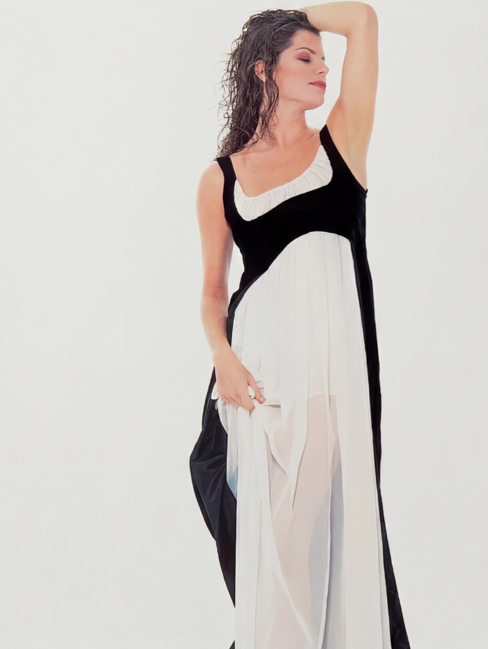 https://e.radikal.host/2026/05/19/DEBORA-BLOK-35.jpg