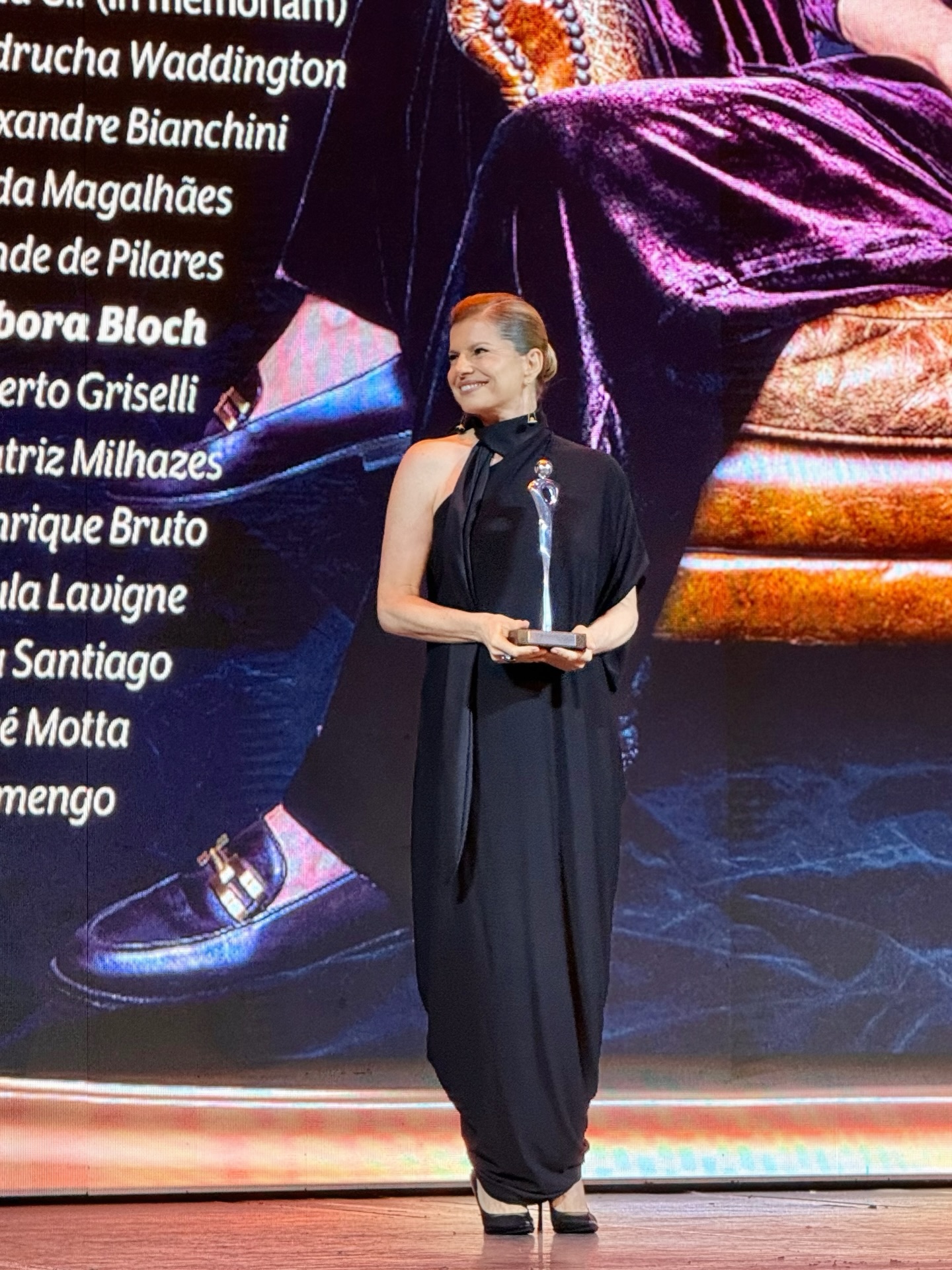 https://e.radikal.host/2026/05/19/DEBORA-BLOK-4.jpg