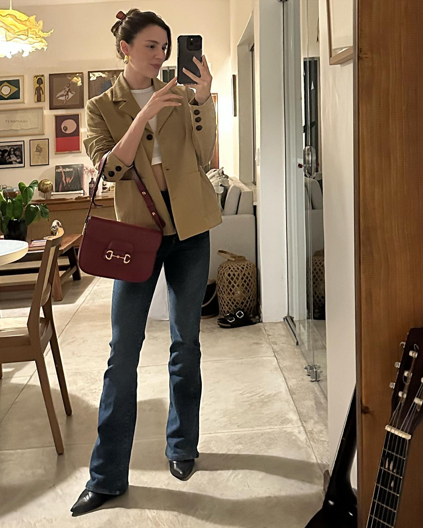 https://e.radikal.host/2026/05/23/Photo-by-Alice-Wegmann-on-April-08-2023.-May-be-an-image-of-1-person-saddle-stitched-leather-and-purse..jpg
