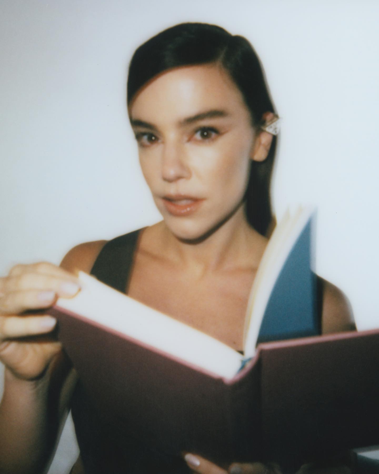 https://e.radikal.host/2026/05/23/Photo-by-Alice-Wegmann-on-April-18-2023.-May-be-a-closeup-of-1-person-makeup-and-polaroid..jpg