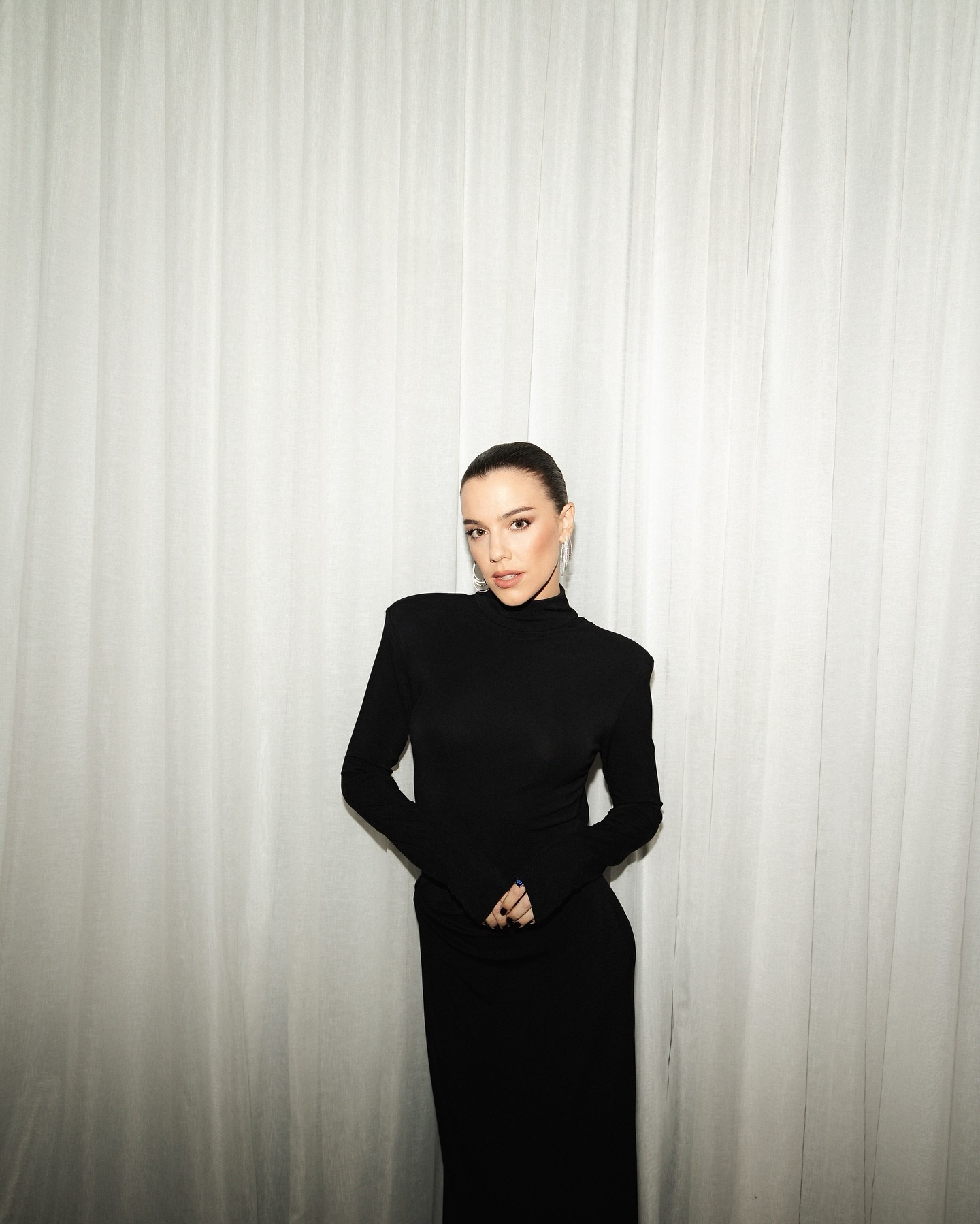 https://e.radikal.host/2026/05/23/alicewegmann_1731156804374.jpg