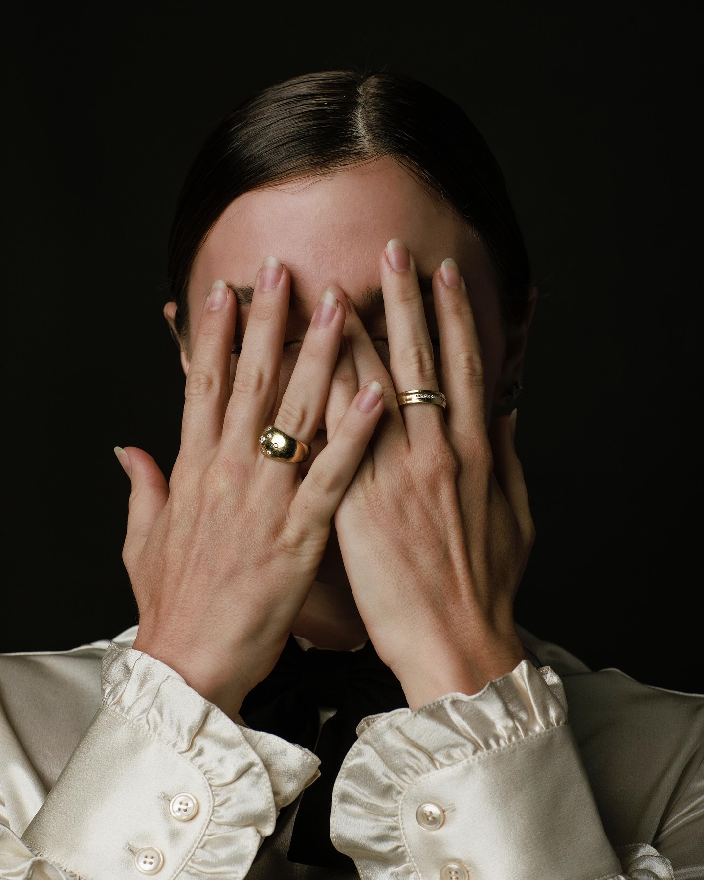 https://e.radikal.host/2026/05/23/alicewegmann_1731156816191.jpg