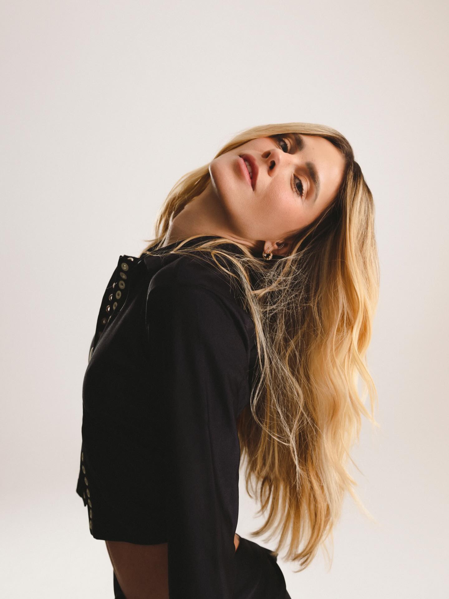 https://e.radikal.host/2026/05/31/KAROLINA-DIKMANN-12.jpg