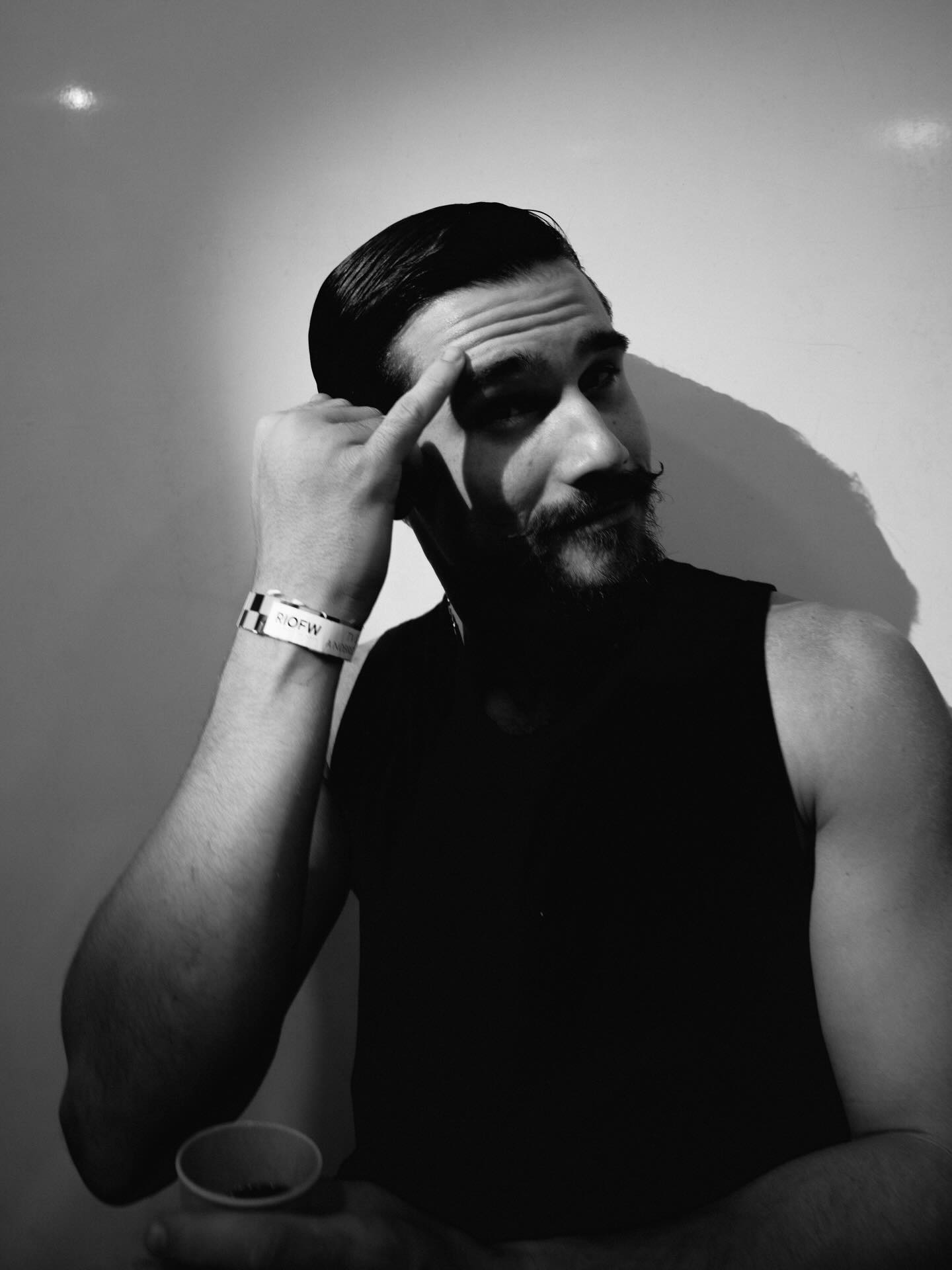 https://e.radikal.host/2026/05/31/NIKOLAS-PRATTES-4.jpg