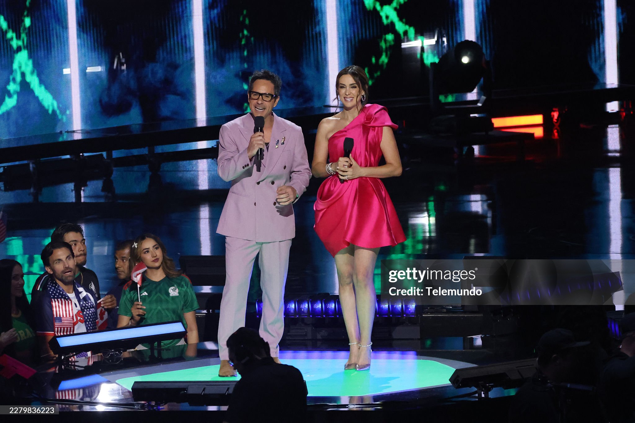 https://e.radikal.host/2026/06/12/gettyimages-2279836223-2048x2048.jpg