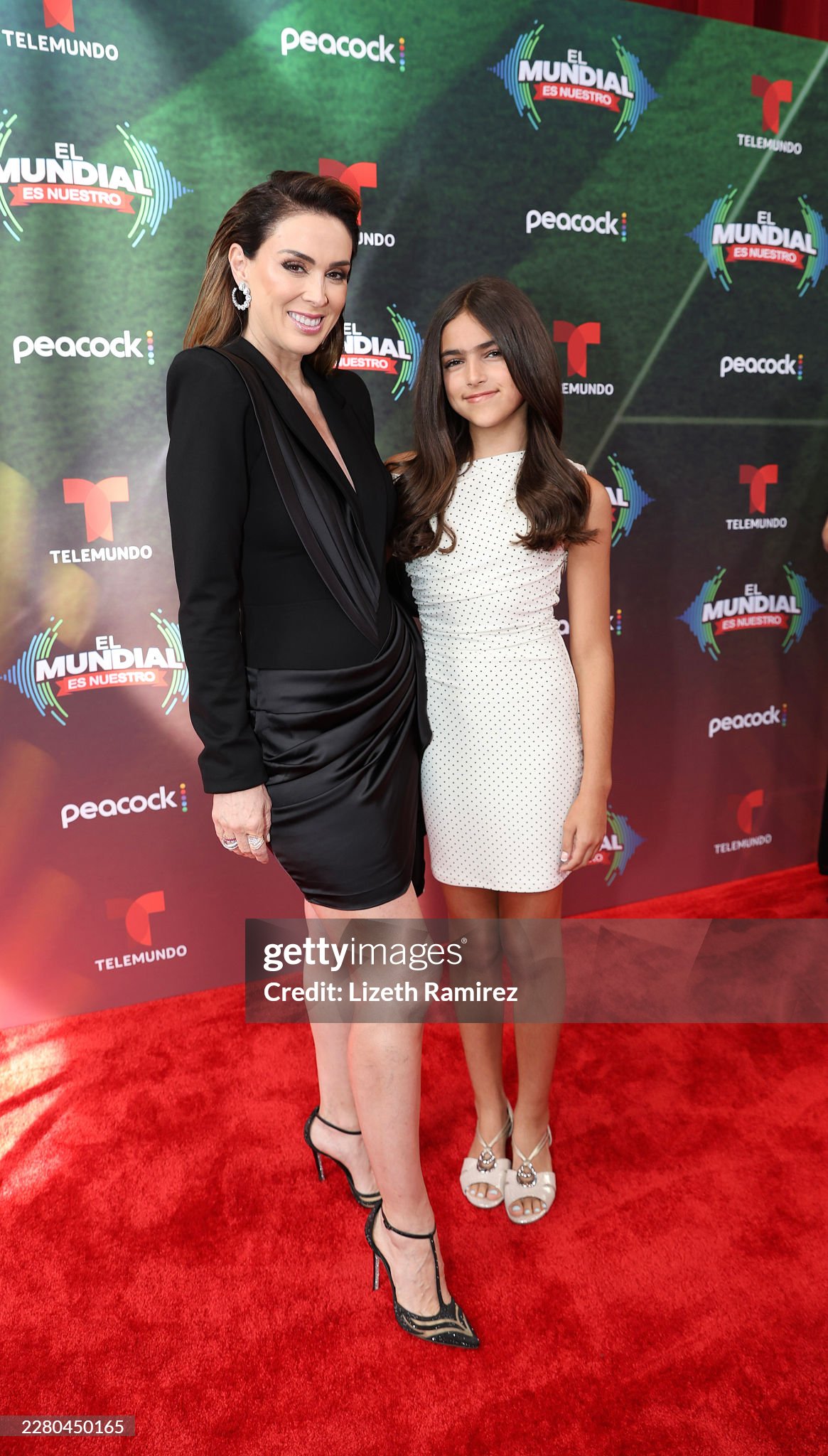 https://e.radikal.host/2026/06/12/gettyimages-2280450165-2048x2048.jpg