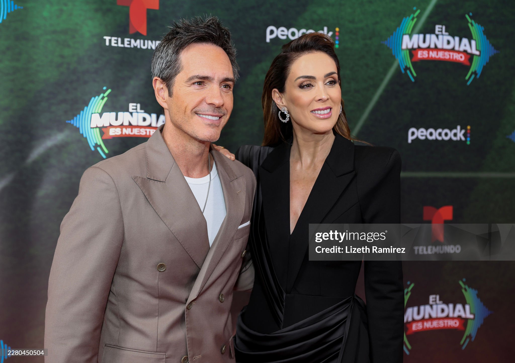 https://e.radikal.host/2026/06/12/gettyimages-2280450504-2048x2048.jpg