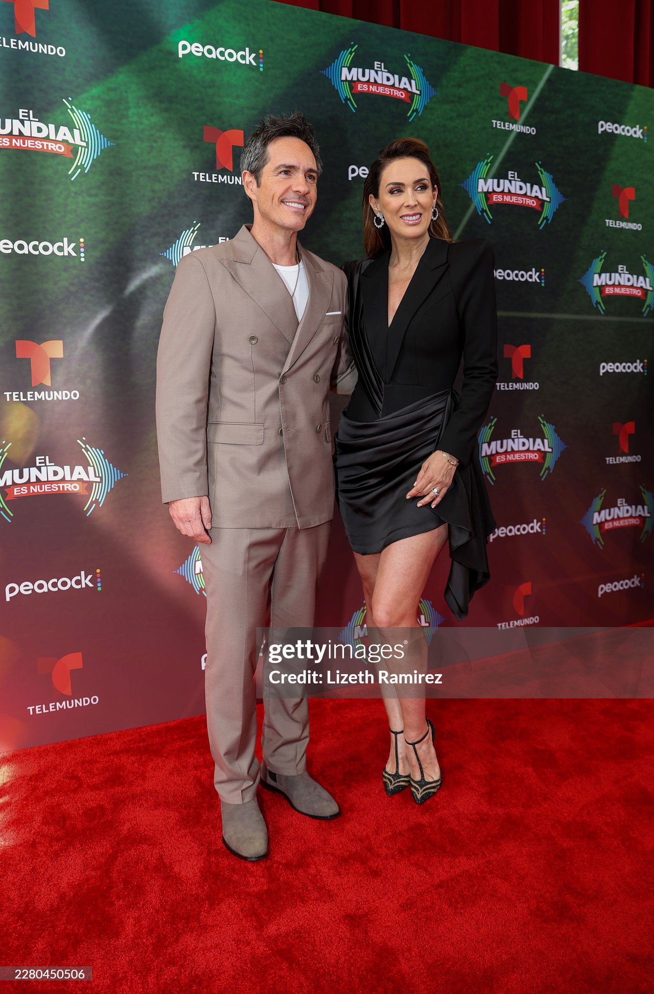 https://e.radikal.host/2026/06/12/gettyimages-2280450506-2048x2048.jpg