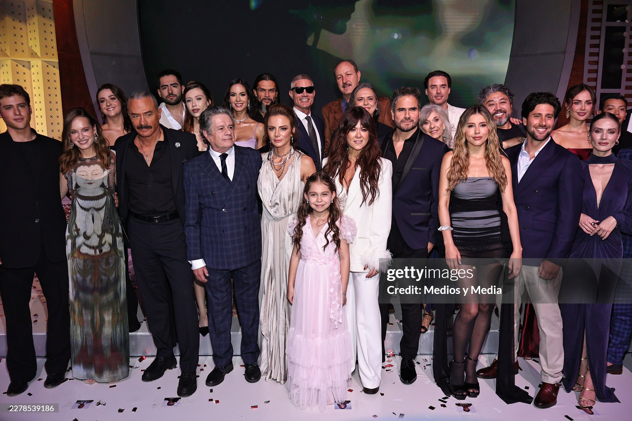 https://e.radikal.host/2026/06/13/gettyimages-2278539186-2048x2048.jpg