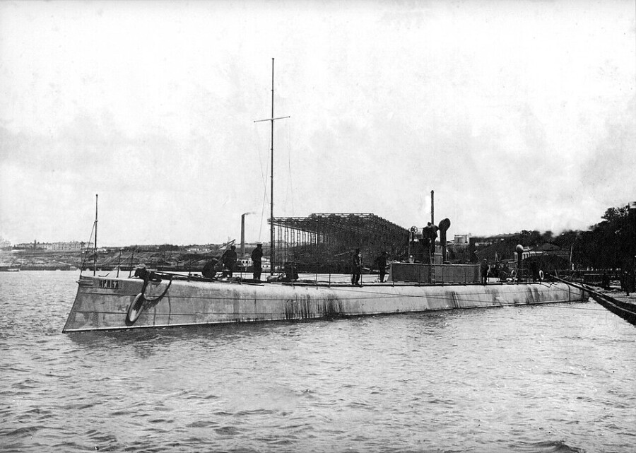NIKOLAEV.RUSSUD._PODVODNAY_LODKA_KRAB_1913G_05..jpg