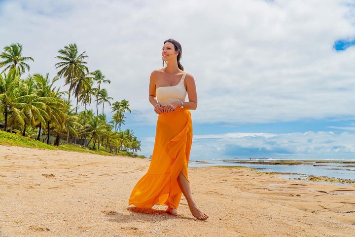 https://e.radikal.host/2026/07/06/camilarodrigues11_1700649287318.jpg