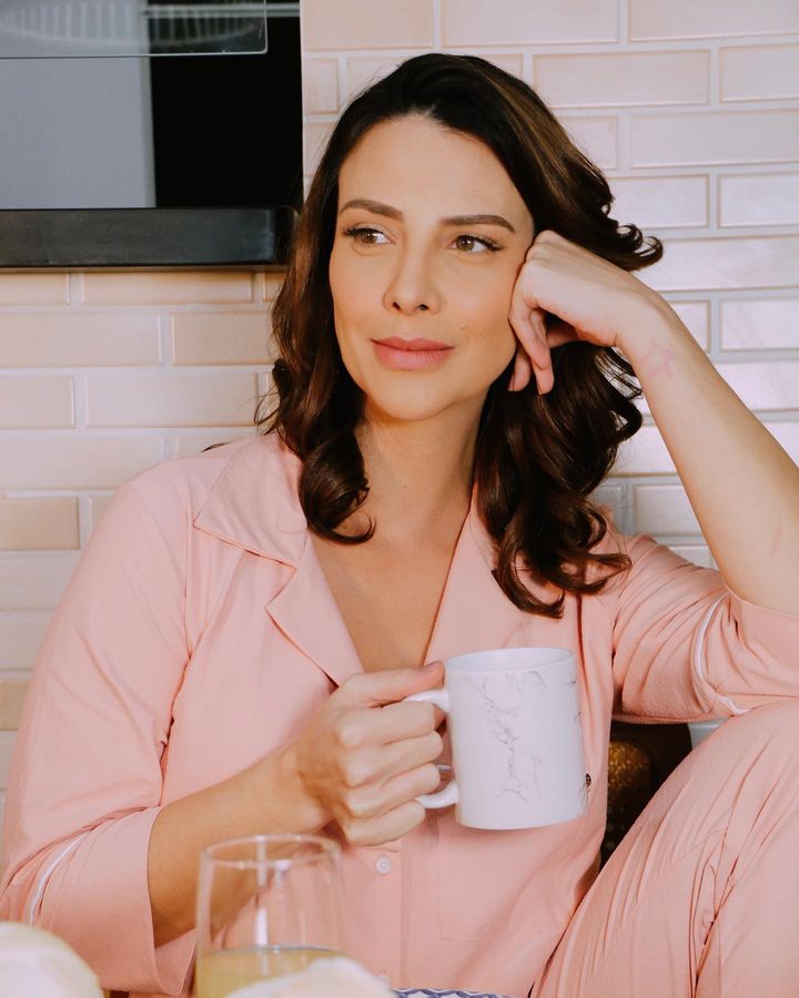 https://e.radikal.host/2026/07/06/camilarodrigues11_1700649399859.jpg