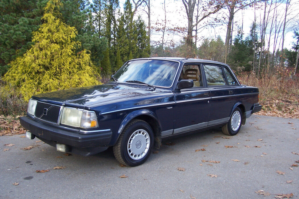 1987-volvo-240-sedan-114000-miles-1.jpg