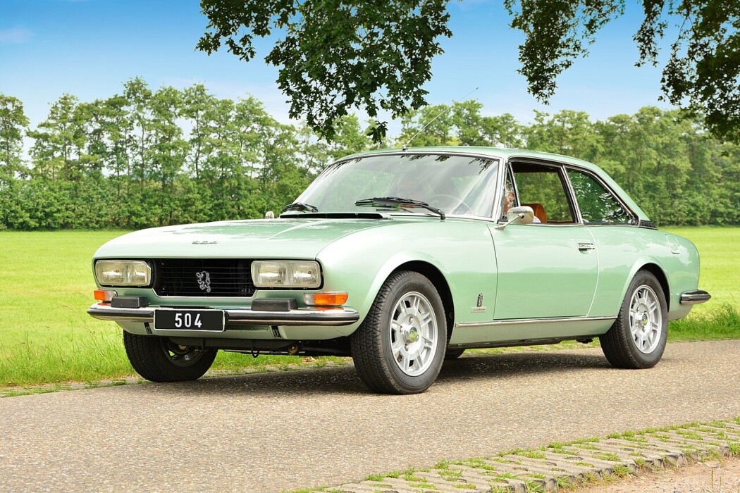 Peugeot_504_Coupe_JDR_photo-cropped.jpg