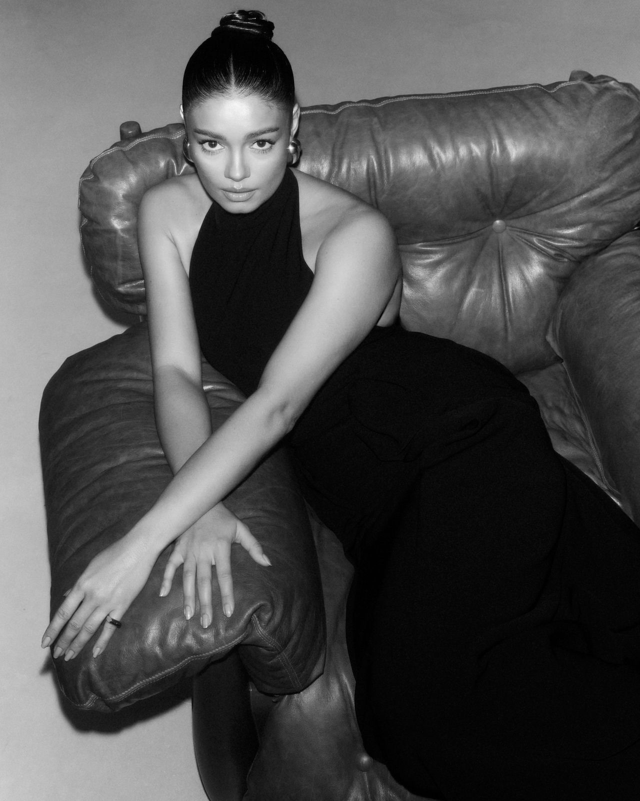 https://e.radikal.host/2026/08/11/SOFI-SARLOT-3.jpg