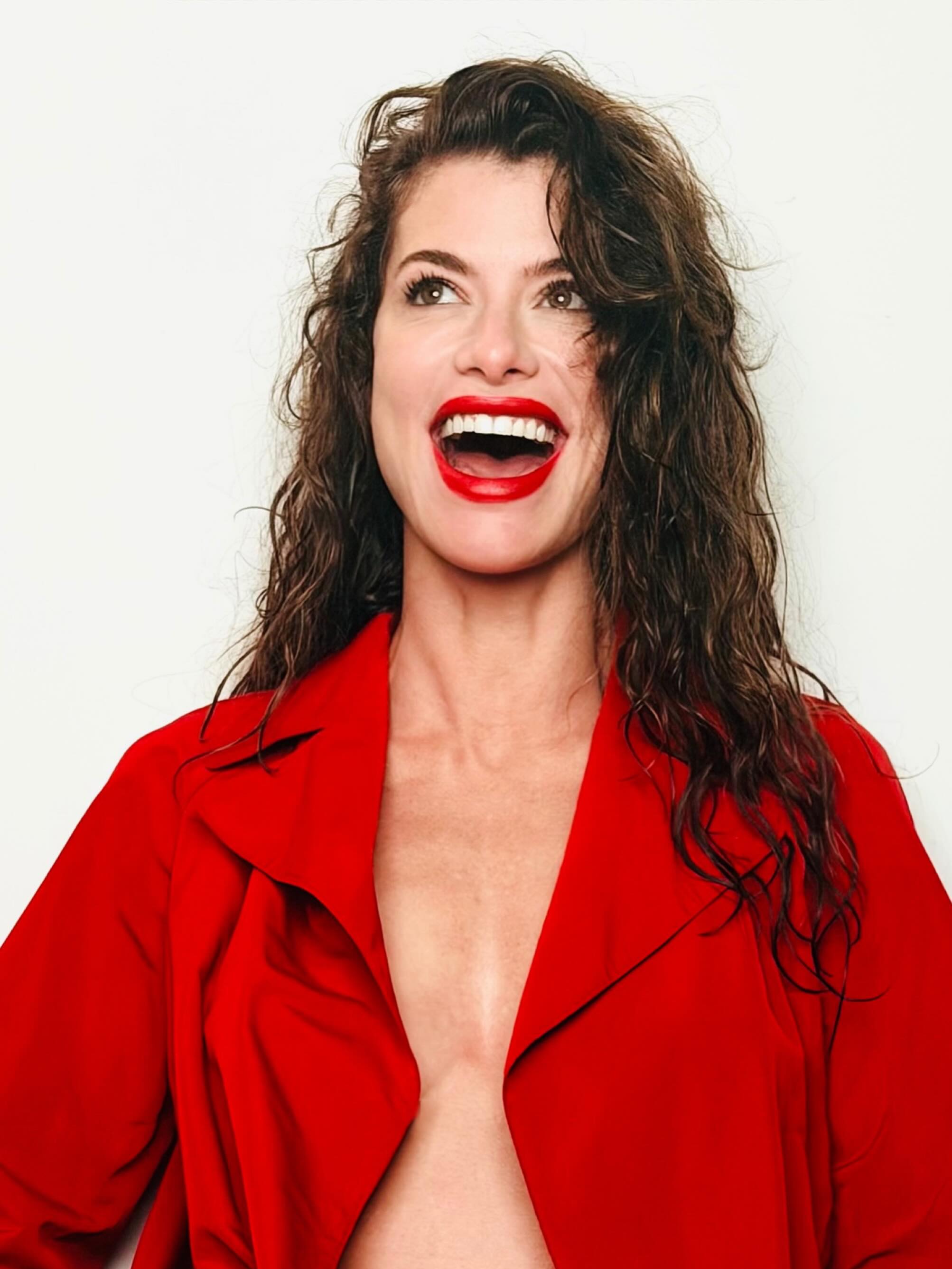 https://e.radikal.host/2026/08/17/ALINNI-MORAES-1.jpg