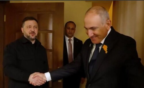 https://e.radikal.host/2026/08/26/DVA-POLITIKA.md.jpg